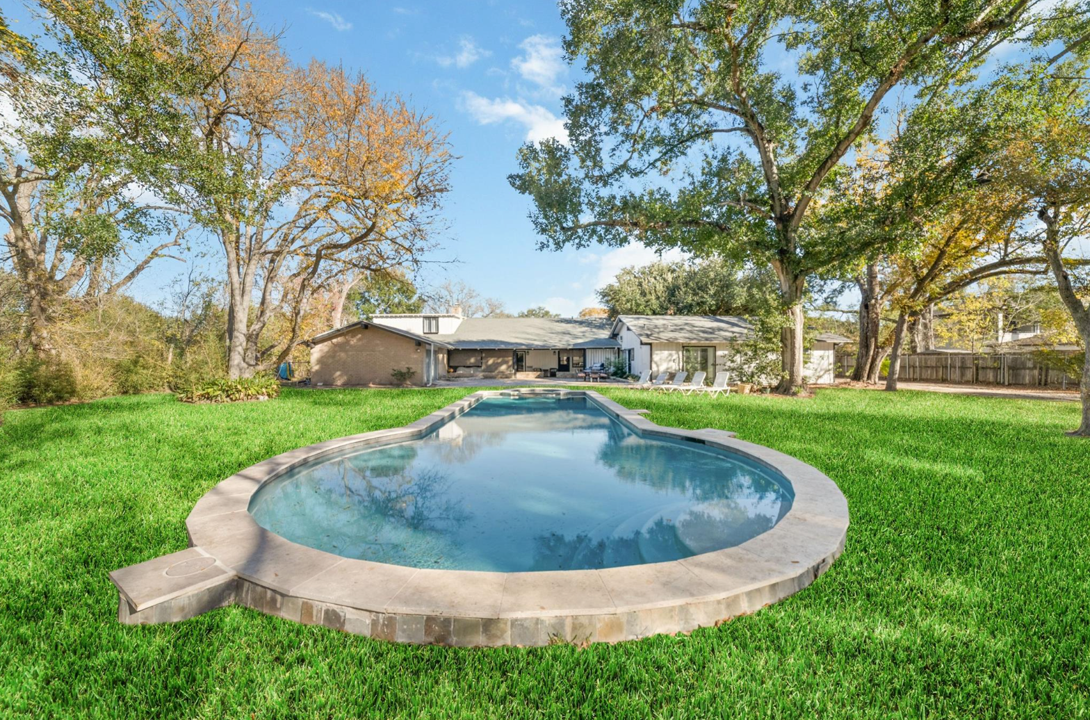 8808 Wateka Drive, Houston, Texas, 77074