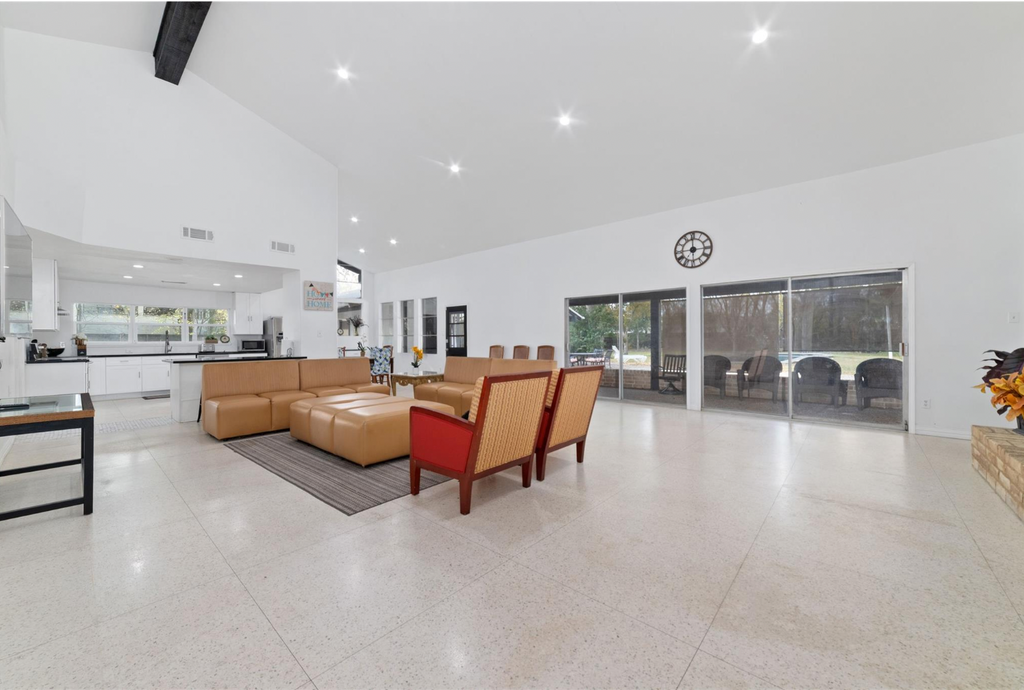8808 Wateka Drive, Houston, Texas, 77074