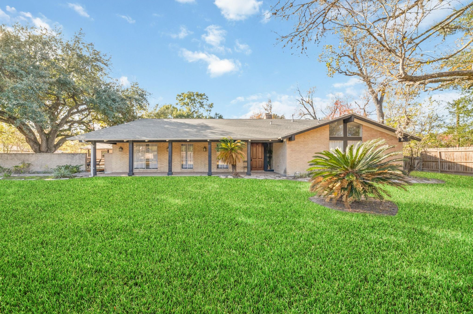 8808 Wateka Drive, Houston, Texas, 77074