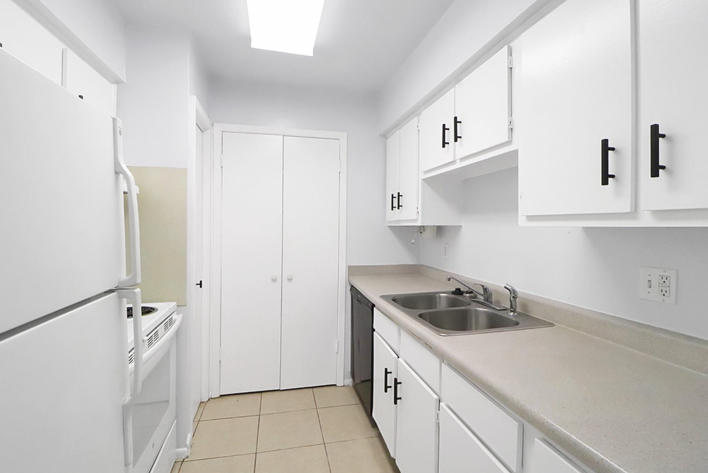 5929 Queensloch Drive #234, Houston, Texas, 77096