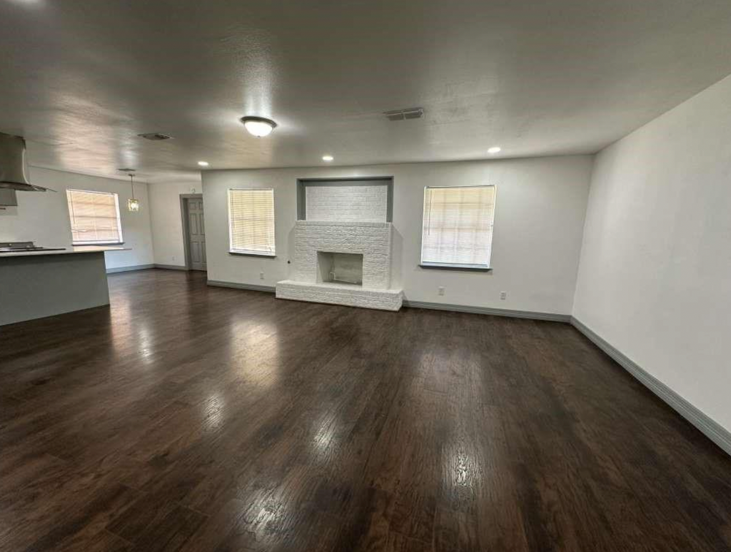 5850 Paisley Street, Houston, Texas, 77096-3911