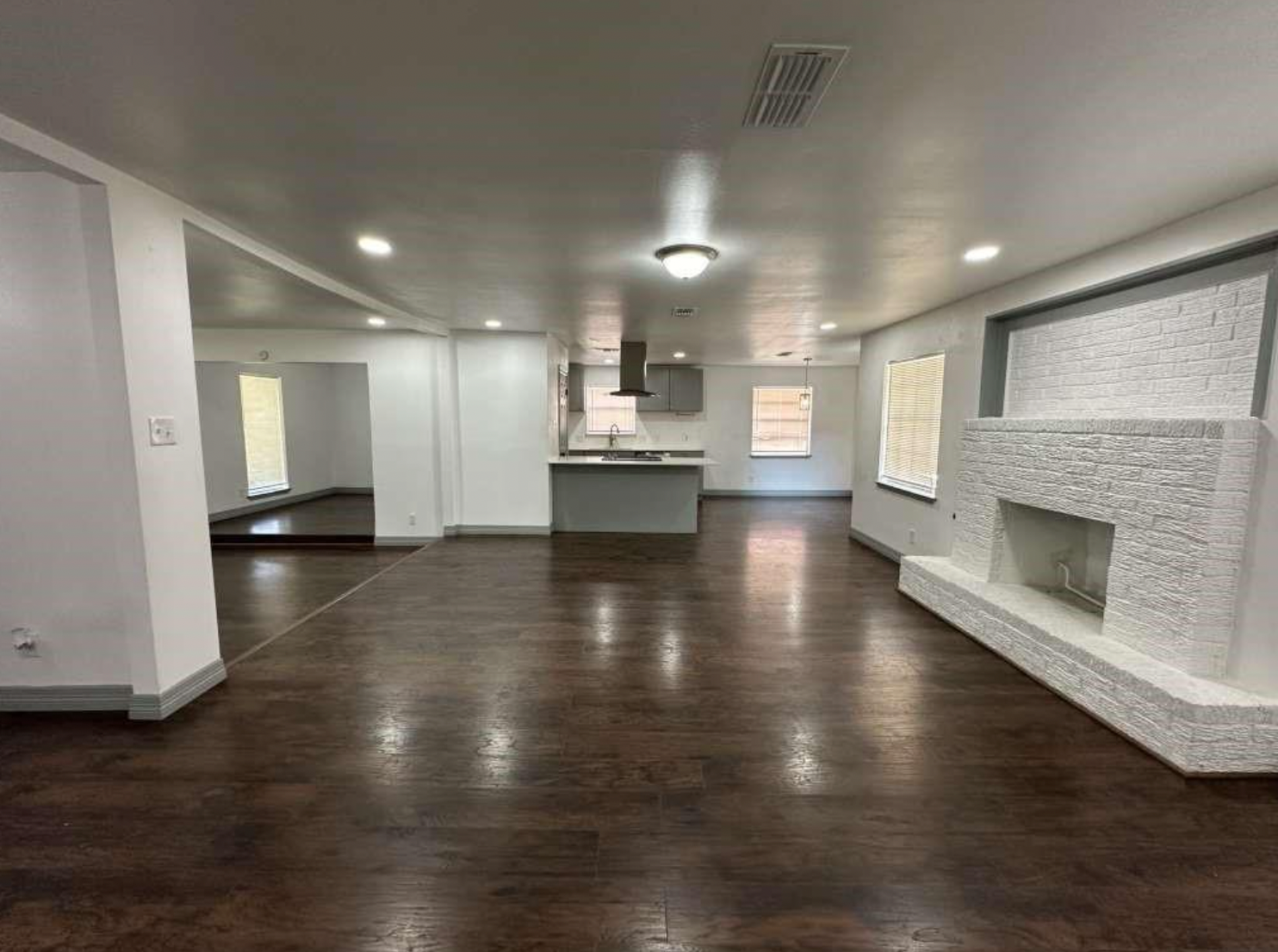 5850 Paisley Street, Houston, Texas, 77096-3911
