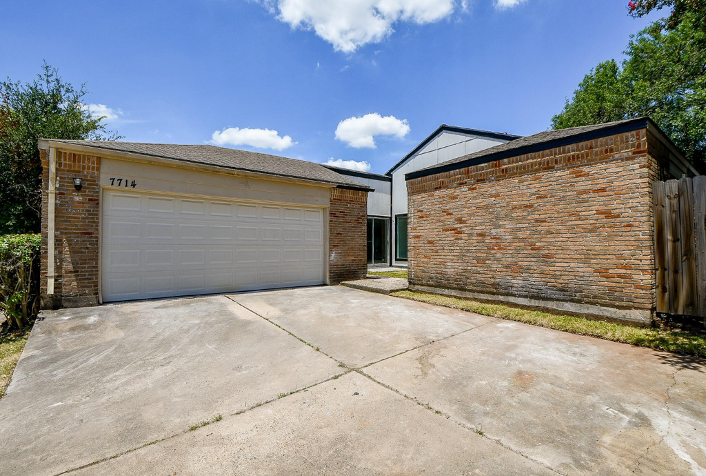 7714 Teal Run Drive, Houston, Texas, 77071