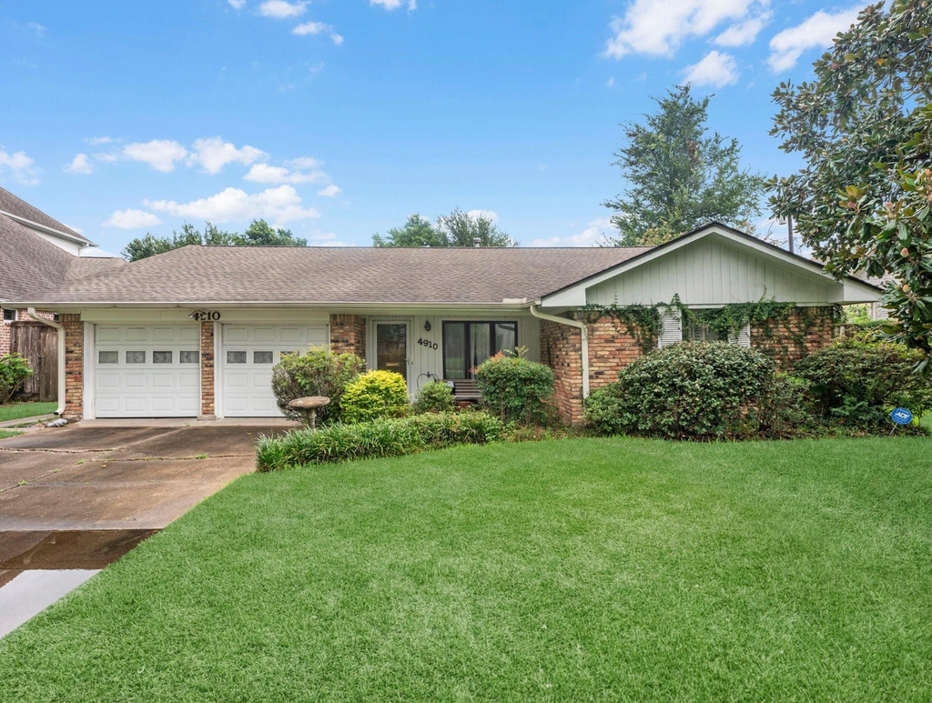 4910 Yarwell Drive, Houston, Texas, 77096-4235