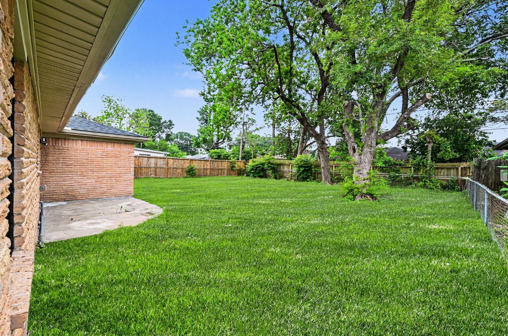 7607 Grape Street, Houston, Texas, 77074
